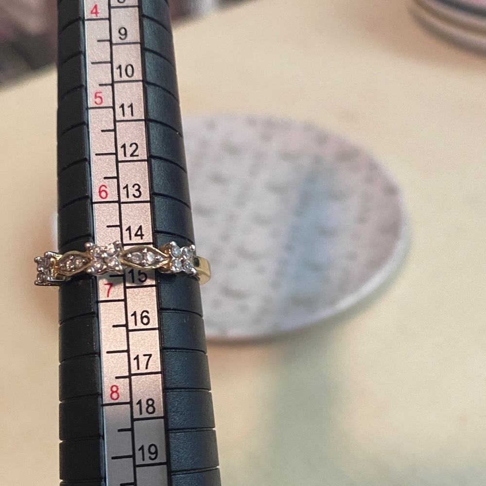Elegant 10k Diamond and yellow gold Women's Ring